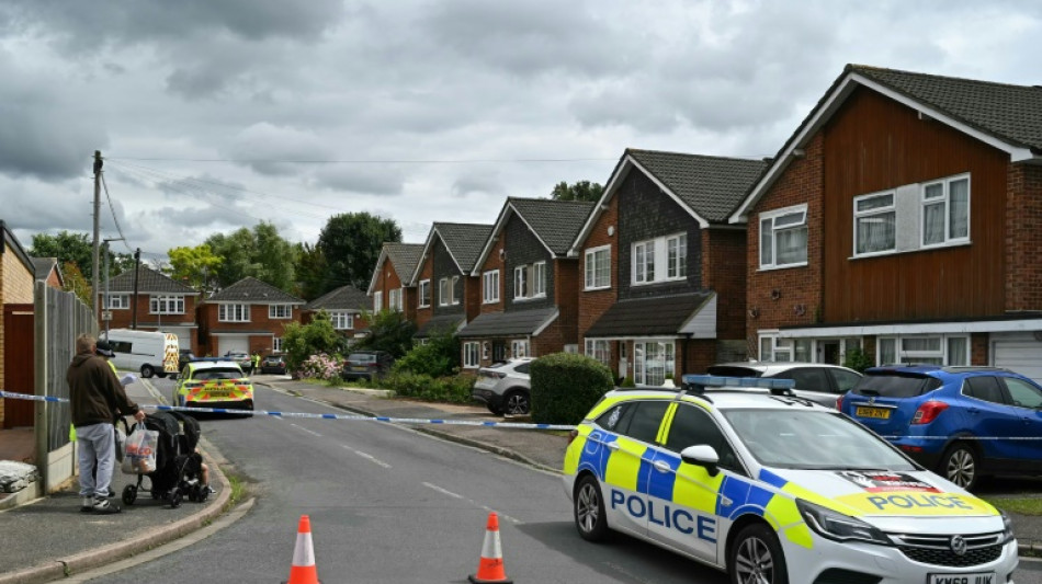 Acusado de asesinato el sospechoso de matar a tres mujeres con una ballesta cerca de Londres