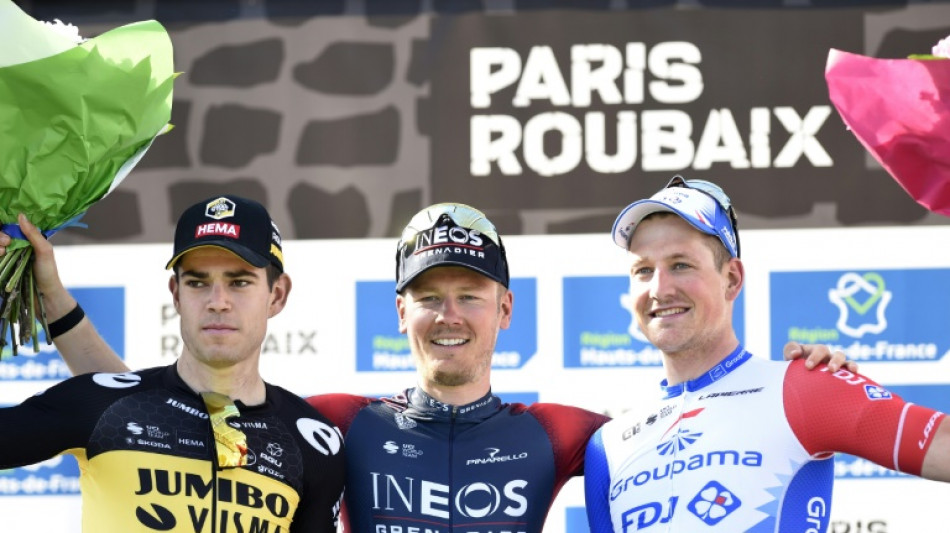 El holandés Dylan Van Baarle ofrece la París-Roubaix al Ineos