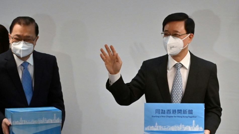 Candidato a gobierno de Hong Kong considera difícil competir sin rival