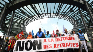 França tem 1º de maio de protestos contra reforma da Previdência