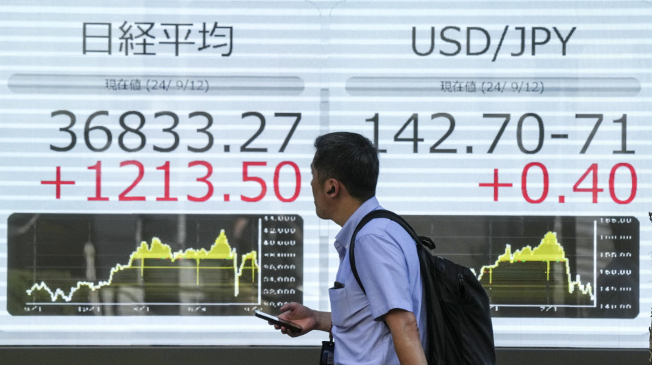 Borsa: Tokyo in rialzo in scia di Wall St., picco del 2%