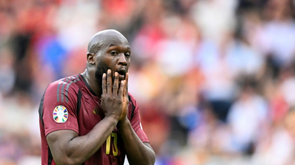 Belgium's Vertonghen has 'a lot of confidence' in under-fire Lukaku