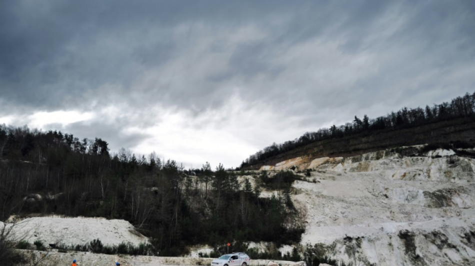 L'inquiétude domine au débat public sur une mine de lithium en Auvergne