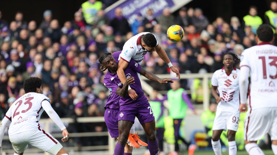 Pari e fischi al Franchi, Torino in dieci riprende la Fiorentina