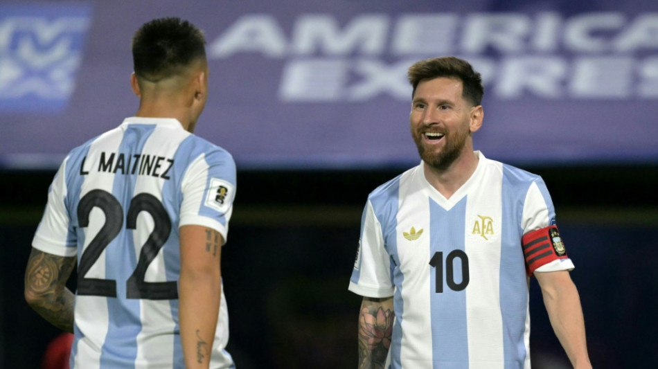 Messi legt auf, Martinez zauberhaft: Argentinien auf Kurs