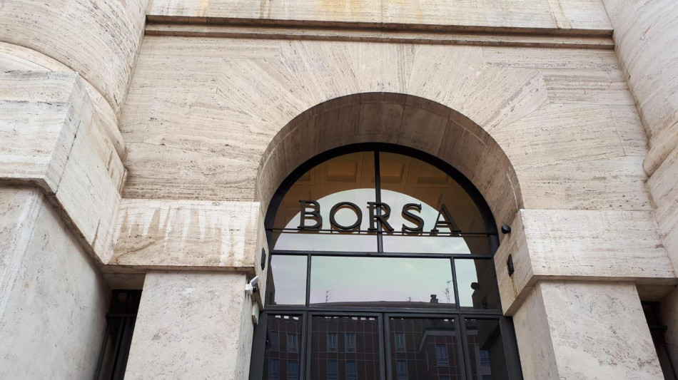 Borsa: Milano chiude in calo, Ftse Mib -0,64%