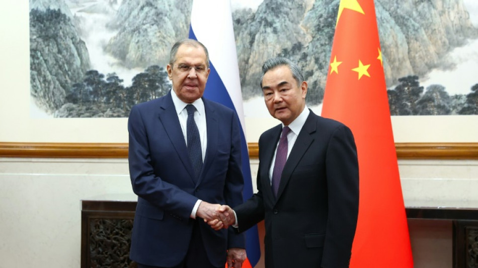 La Chine dit à Lavrov vouloir "renforcer la coopération stratégique" avec la Russie