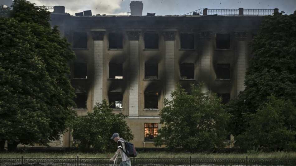 "Tous les jours quelque chose brûle": désespoir et résignation à Lyssytchansk