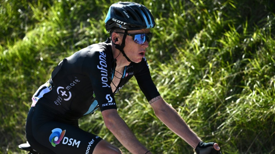 Tour de France: Bardet avance toujours masqué