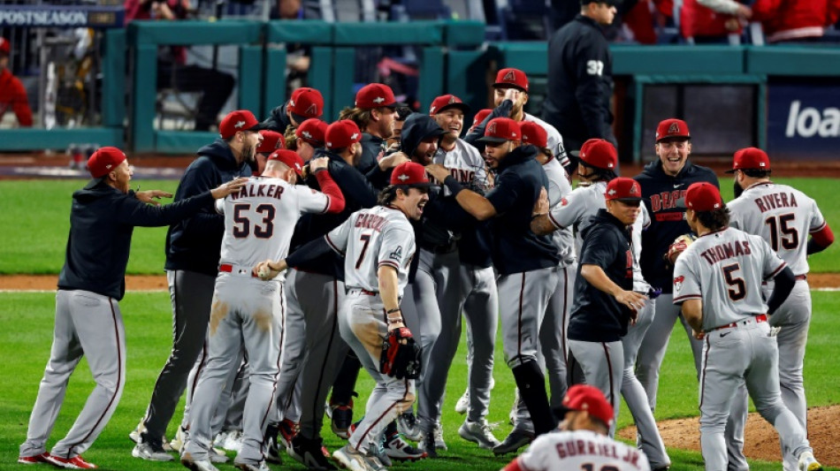 Morning Chronicle Arizona Diamondbacks stun Phillies to reach World