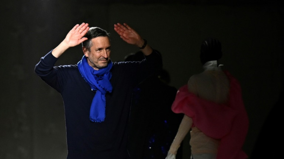 Dries Van Noten se despede das passarelas em Paris após quatro décadas de moda