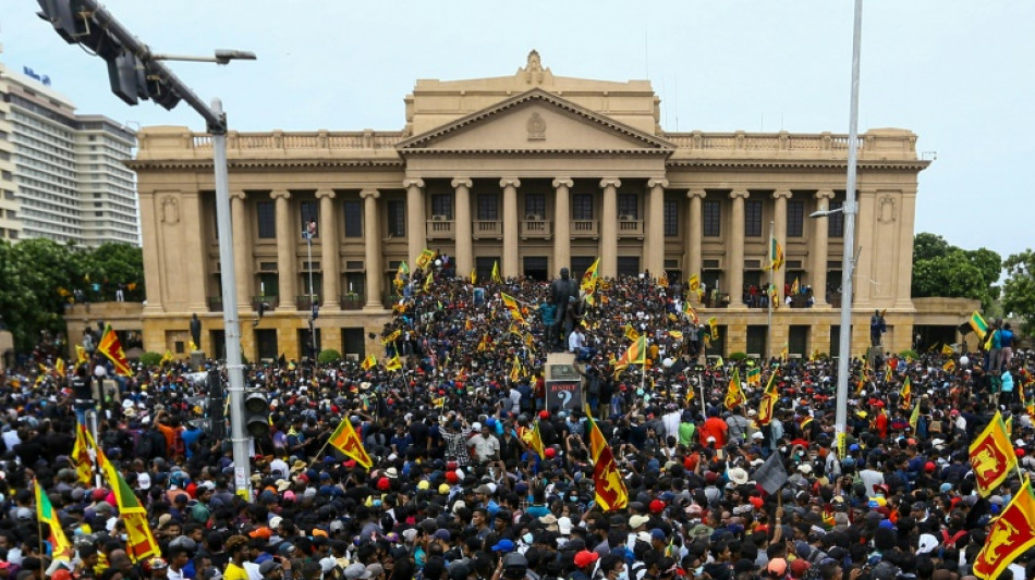 Manifestantes se niegan a dejar palacio en Sri Lanka hasta renuncia del presidente