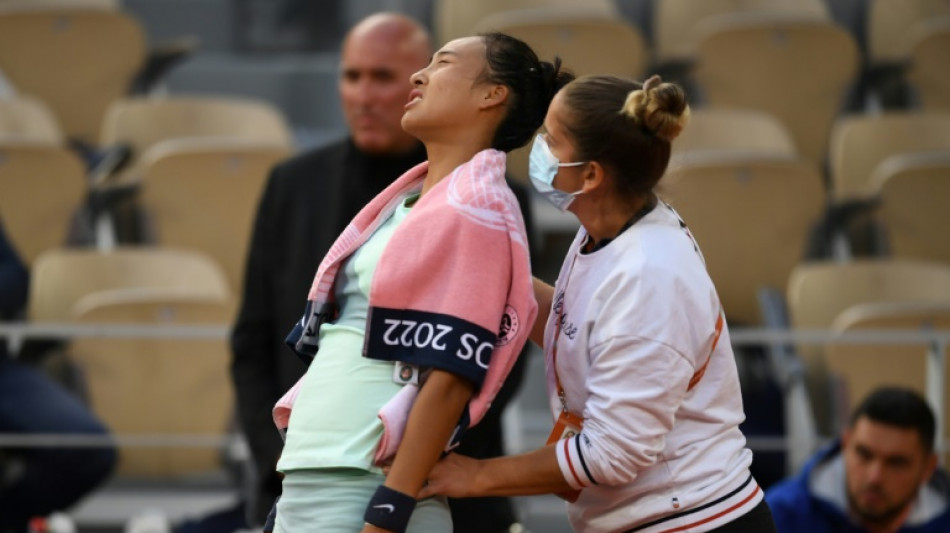 Swiatek survives scare against injured Zheng at French Open