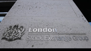 Borsa: l'Europa tiene in attesa della Bce, Londra +0,2%