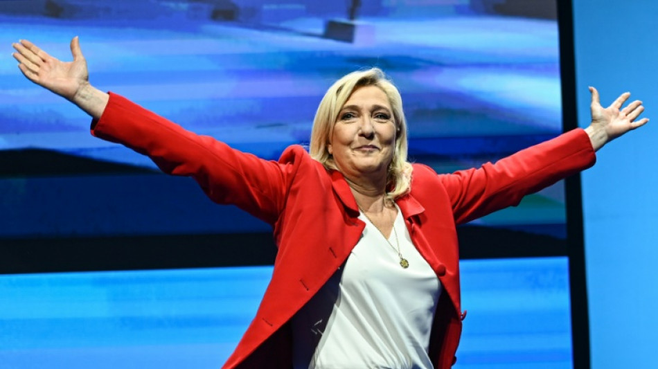 Le Pen urges France to defeat 'elitist bloc' in Macron showdown