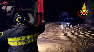 Maltempo: si cercano bimbo e nonna dispersi nel pisano