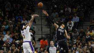 Davis, James spark Lakers over Spurs while Cavs stay perfect