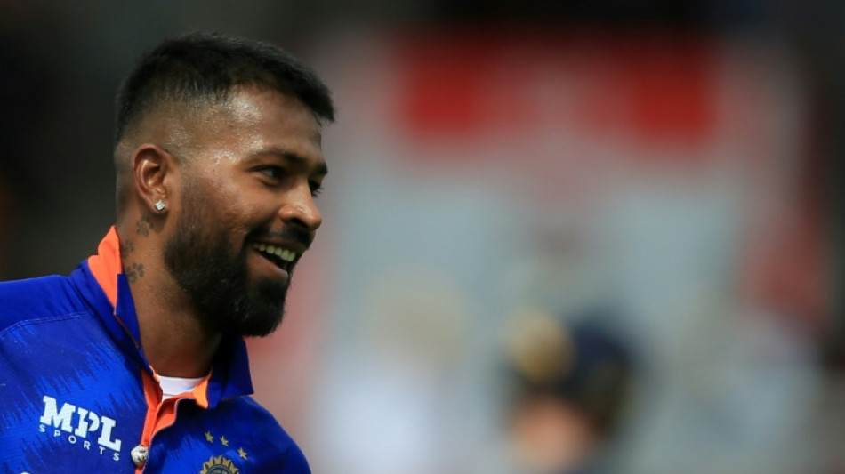 Hardik Pandya takes four wickets as India dismiss England for 259 in 3rd ODI