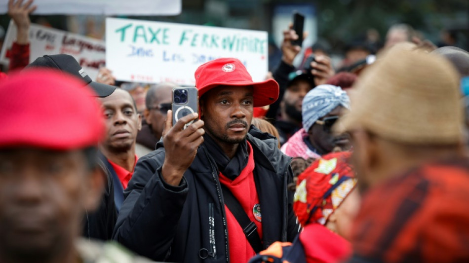 La diaspora ultramarine manifeste à Paris contre la vie chère