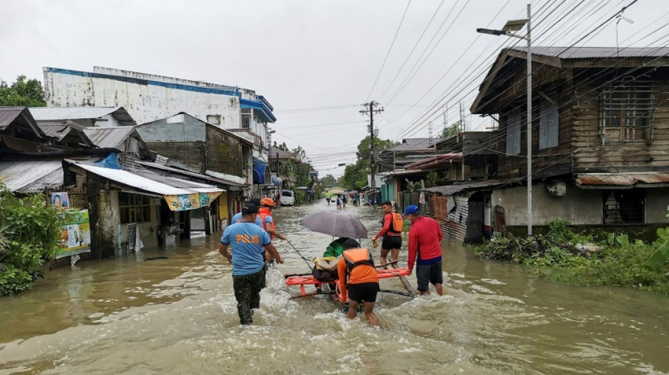 Buscan sobrevivientes de deslizamientos en Filipinas que dejaron 42 muertos