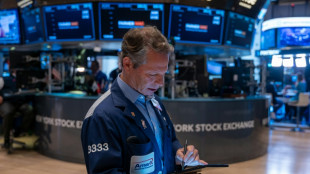 Wall Street ouvre en ordre dispersé après un record