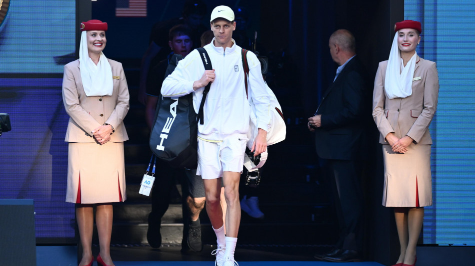 Australian Open: Sinner si allena al chiuso in attesa di Zverev