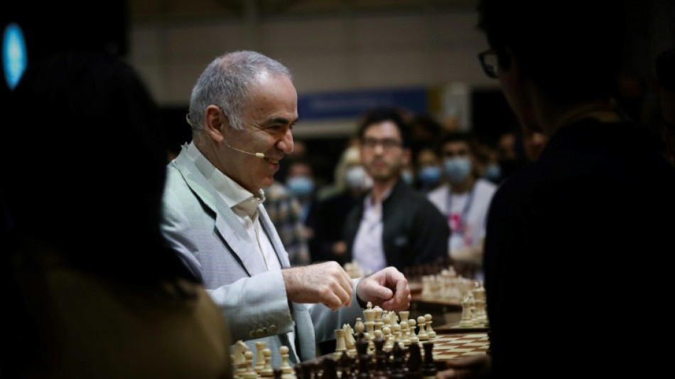 Garry Kasparov insta a "excluir a Rusia de los mercados financieros"