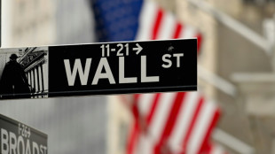 Wall Street termine en forte baisse, plombée par les prévisions des entreprises