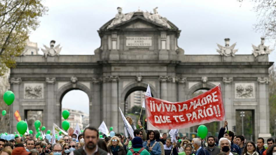 España castigará el acoso de antiabortistas a mujeres frente a clínicas