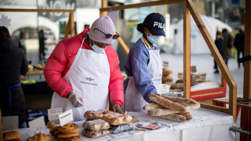 Pan o rosas, promesa de una nueva vida para los refugiados en Londres
