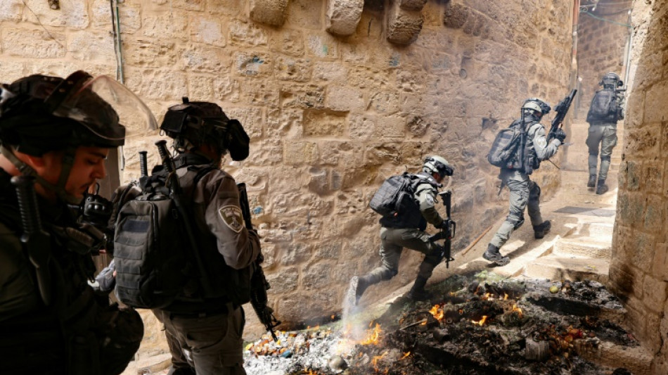 Over 20 wounded in new Jerusalem violence