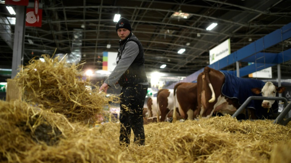 Macron ouvre le Salon de l'agriculture à l'ombre de la crise russo-ukrainienne
