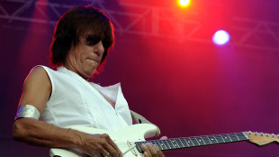 Le chitarre della leggenda rock Jeff Beck all'asta a Londra