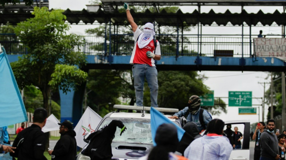 Protestas en Panamá empujan al gobierno a bajar precio de combustibles