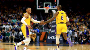 Lakers get needed win over Magic, Nets back on top in NBA's East