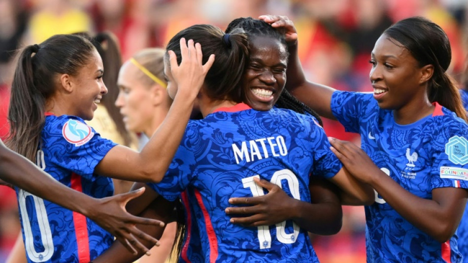 Euro féminin: les Bleues battent la Belgique 2-1 et filent en quarts