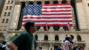 Wall Street ouvre en baisse, plombée par les incertitudes