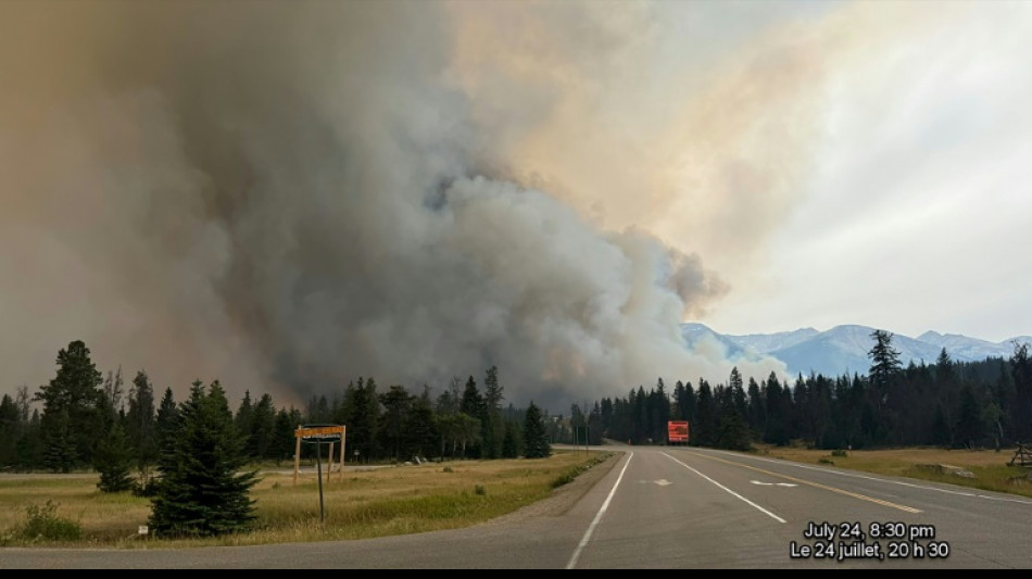 Thousands of wildfire evacuees return to Jasper, Canada