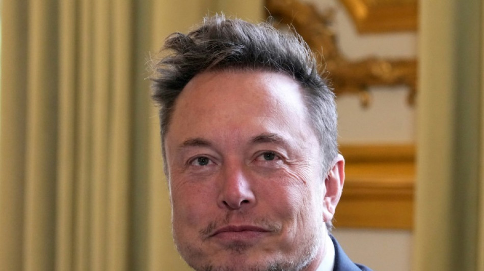 Elon Musk monta su show en el salón tecnológico en París