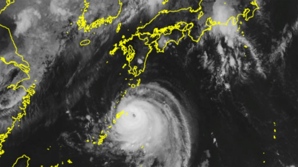 Japon: perturbations des transports et fortes pluies en amont d'un typhon