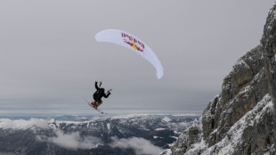 Sports extrêmes: Fred Fugen en chute libre à 6500 m avec des skis