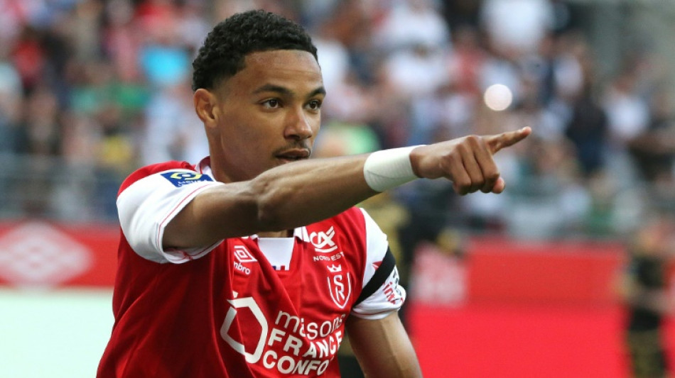 Foot: l'attaquant Hugo Ekitiké prêté avec option d'achat par Reims au Paris SG (club)