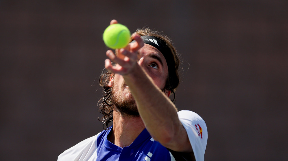 Tennis: Tokyo; eliminati al primo turno Tiafoe e Tsitsipas