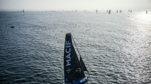 Vendée Globe: le leader Dalin stabilise son écart avec Simon