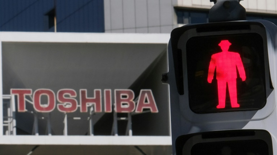 El presidente de Toshiba renuncia antes de un voto sobre el plan de división