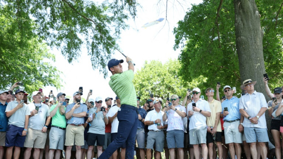 McIlroy gets long-sought hot major start with 65 at PGA