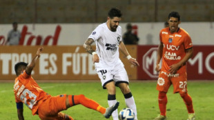 Botafogo sofre no fim mas vence César Vallejo (3-2) e lidera Grupo A da Sul-Americana