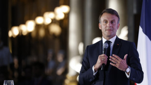 Caccia all'uomo in Francia. Macron, 'saremo inflessibili'