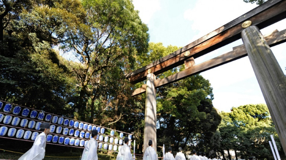 Un turista estadounidense, detenido por grabar letras en un santuario de Tokio