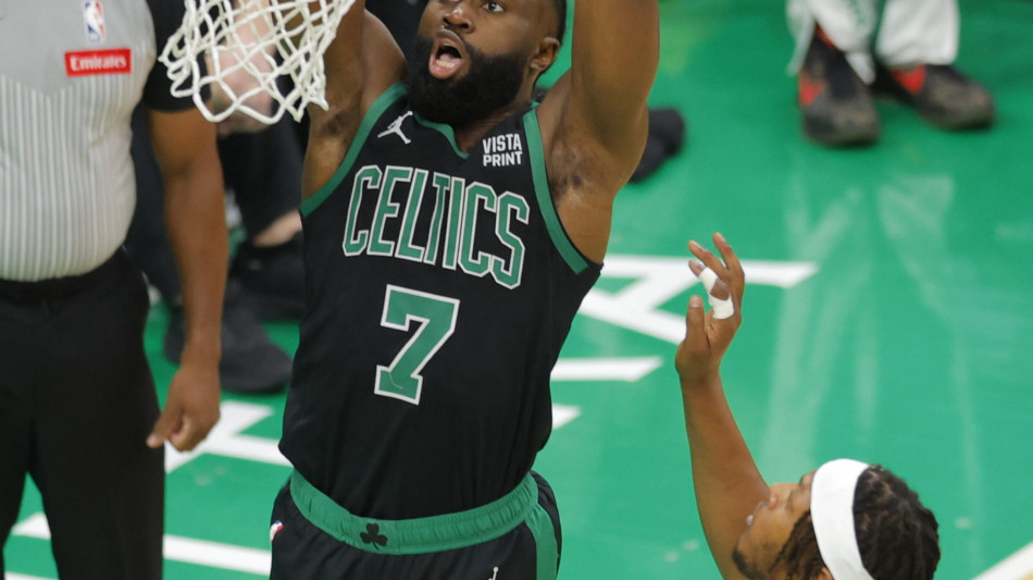 Playoff Nba: Boston vince a Indianapolis e prenota la finale